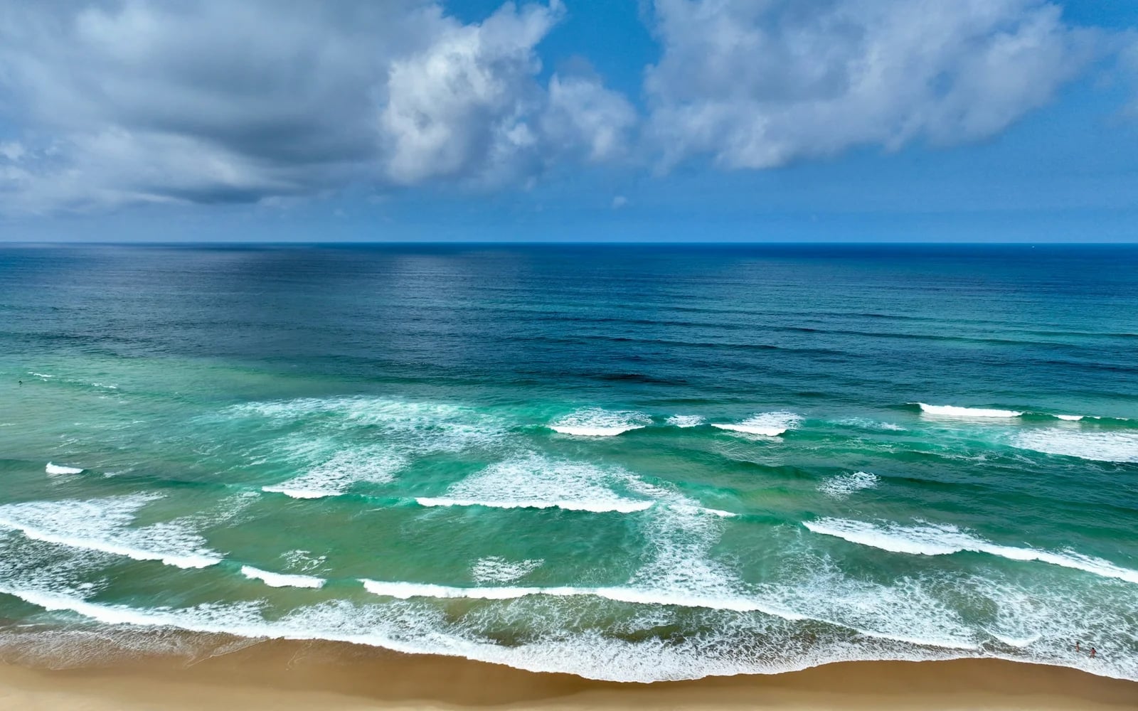 Surf à Biarritz, France
